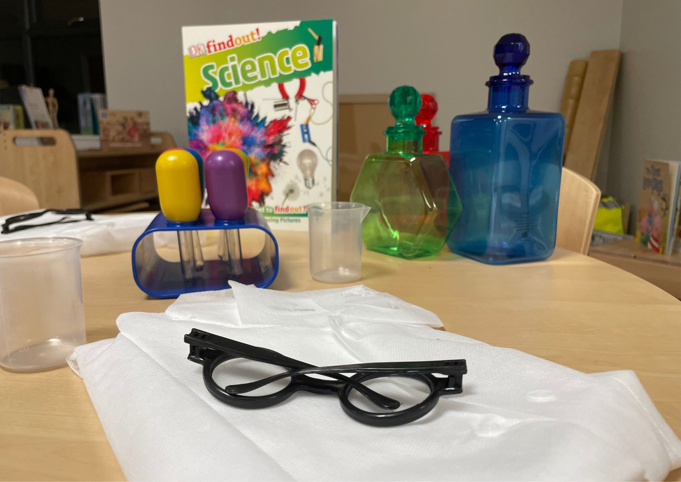 Science kit nursery play